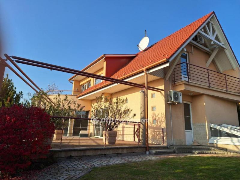 Eladó nyaraló Szentendre