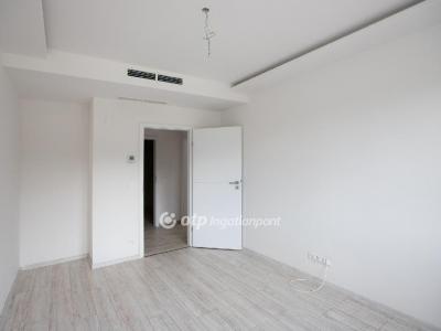 Eladó lakás Balatonkenese