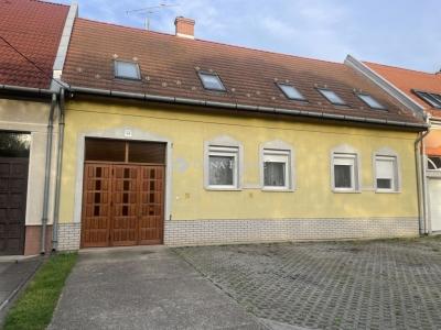 Eladó családi ház Kecskemét