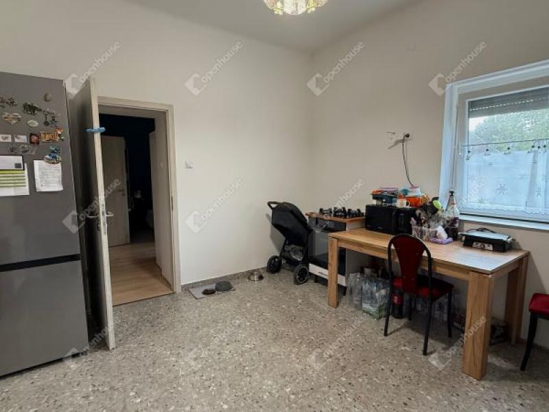 Eladó családi ház Monor