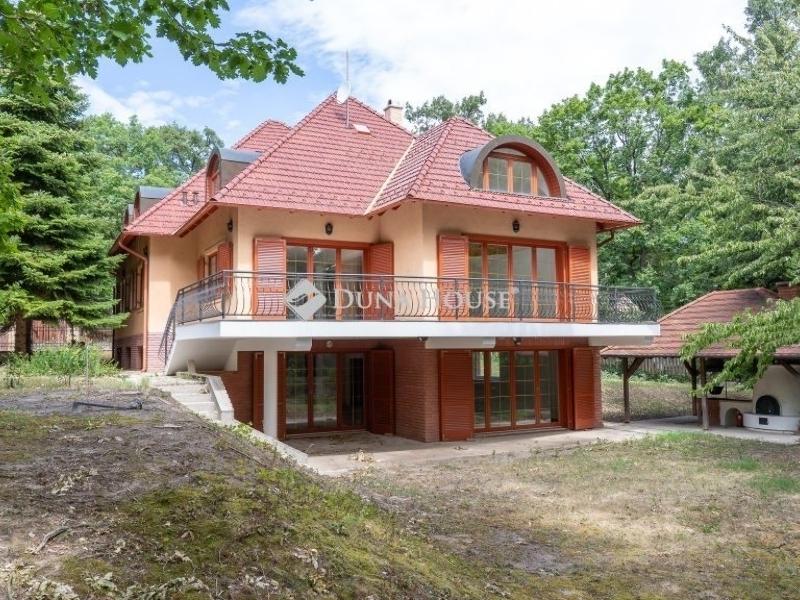 Eladó családi ház Leányfalu