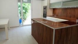 Eladó lakás Komló