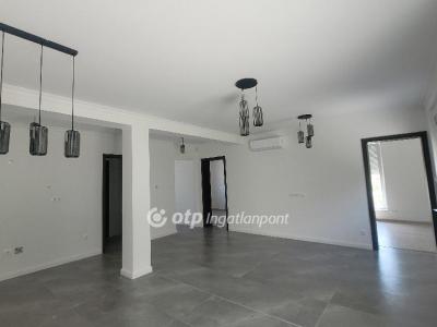 Eladó lakás Jászberény