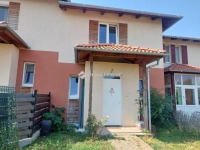 Eladó sorház Pécel