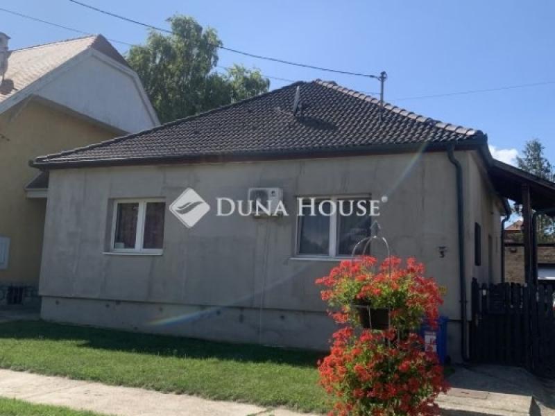 Eladó családi ház Hőgyész
