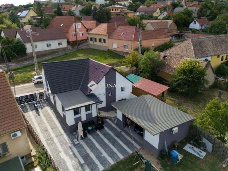 Eladó családi ház Pécs