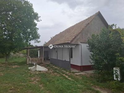 Eladó családi ház Pánd