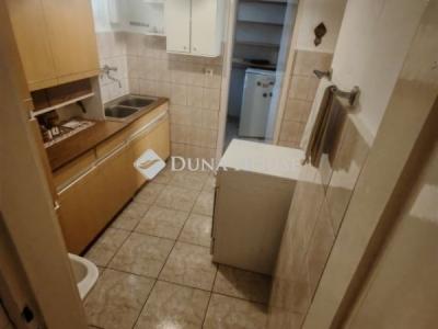 Eladó családi ház Úri