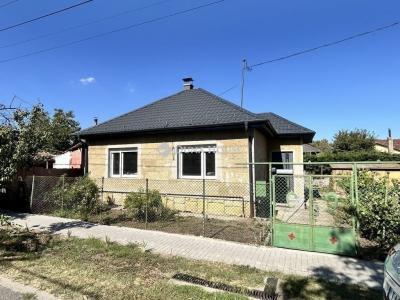 Eladó családi ház Vecsés