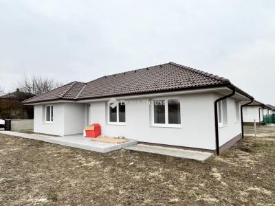 Eladó családi ház Albertirsa