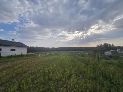 Eladó lakóövezeti telek Győrszemere