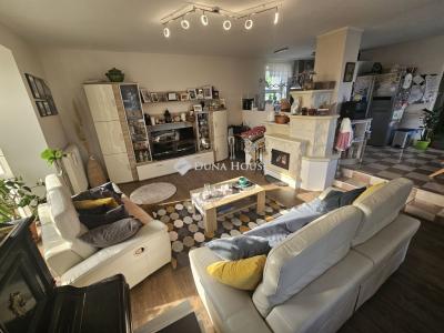 Eladó családi ház Győrújbarát