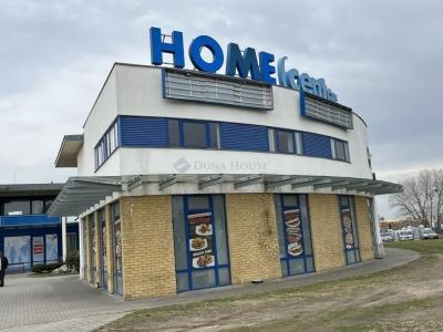 Eladó utcai bejáratú üzlethelység Budapest