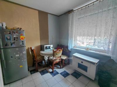 Eladó lakás Hatvan