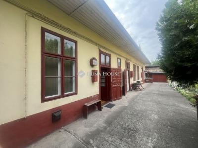 Eladó családi ház Budapest