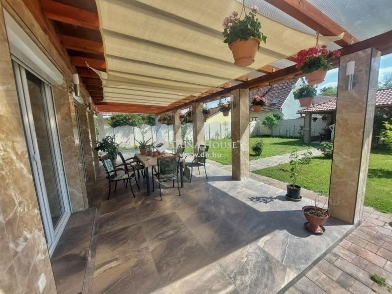 Eladó családi ház Dunakeszi