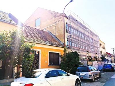 Eladó családi ház Esztergom