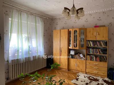 Eladó családi ház Kunmadaras