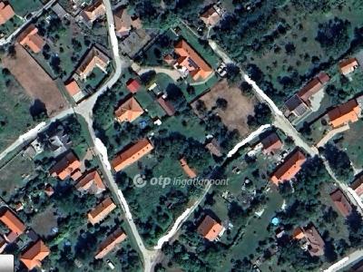 Eladó lakóövezeti telek Balatonfőkajár