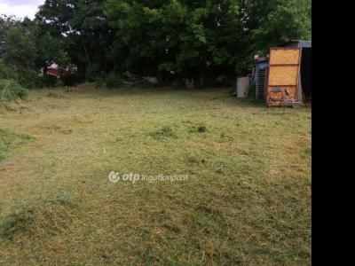 Eladó lakóövezeti telek Tahitótfalu
