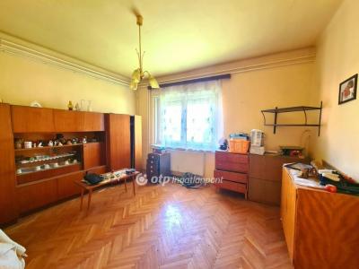 Eladó családi ház Budapest