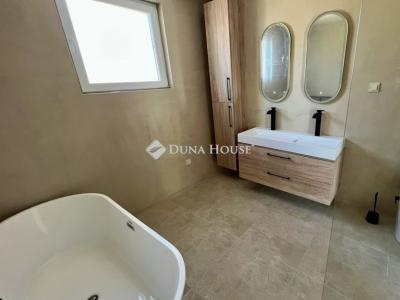 Eladó családi ház Pécs