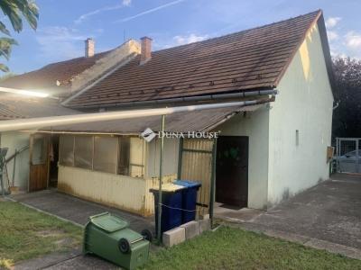 Eladó családi ház Budapest