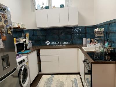 Eladó családi ház Érd