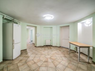 Eladó családi ház Budapest