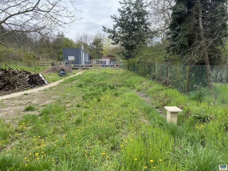 Eladó üdülőövezeti telek Budapest