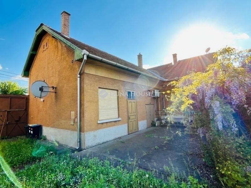 Eladó családi ház Budapest