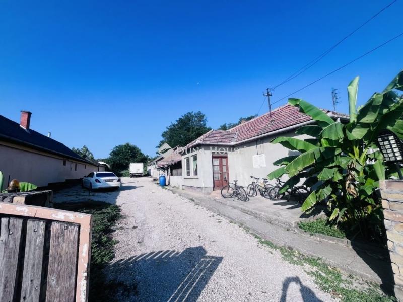 Eladó családi ház Előszállás