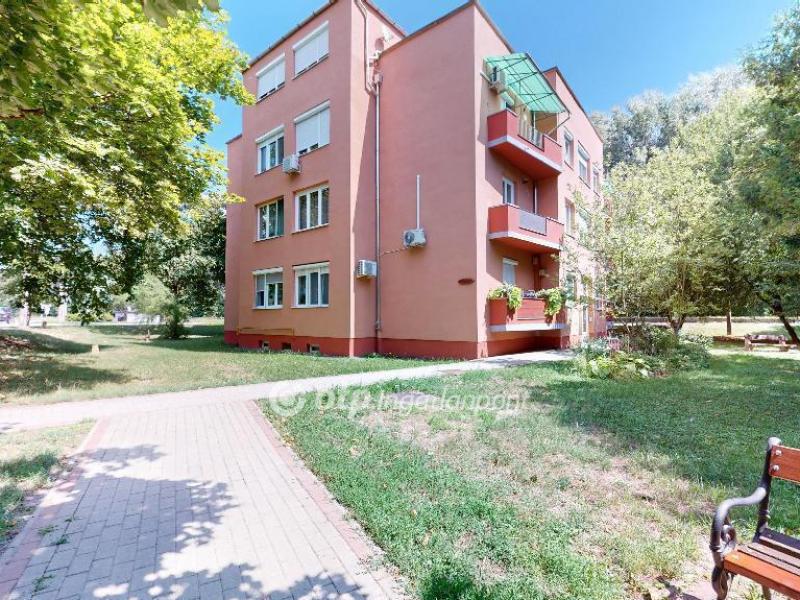Eladó lakás Tiszaújváros