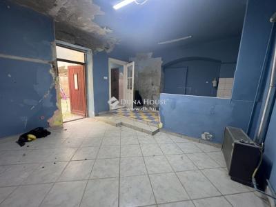 Eladó családi ház Budapest