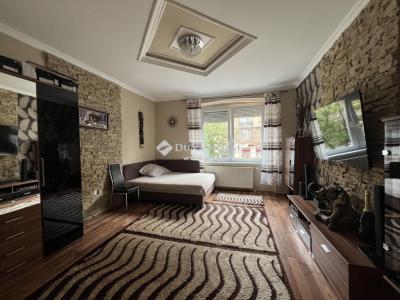 Eladó családi ház Budapest