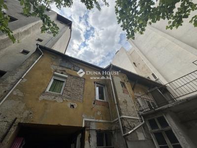Eladó családi ház Budapest