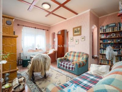 Eladó családi ház Pápa