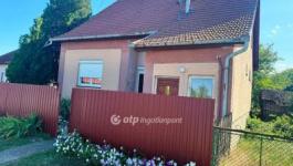 Eladó családi ház Poroszló