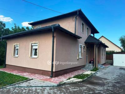 Eladó családi ház Poroszló