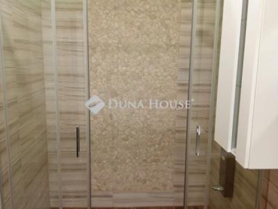 Eladó lakás Komló