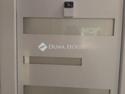 Eladó lakás Komló