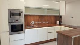 Eladó lakás Komló