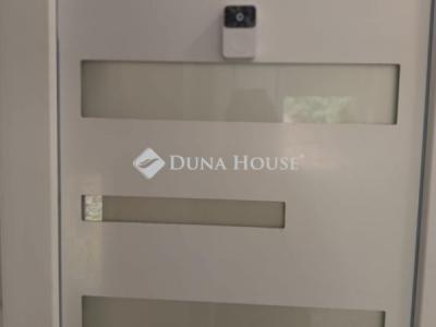 Eladó lakás Komló