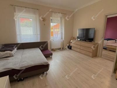 Eladó családi ház Monor