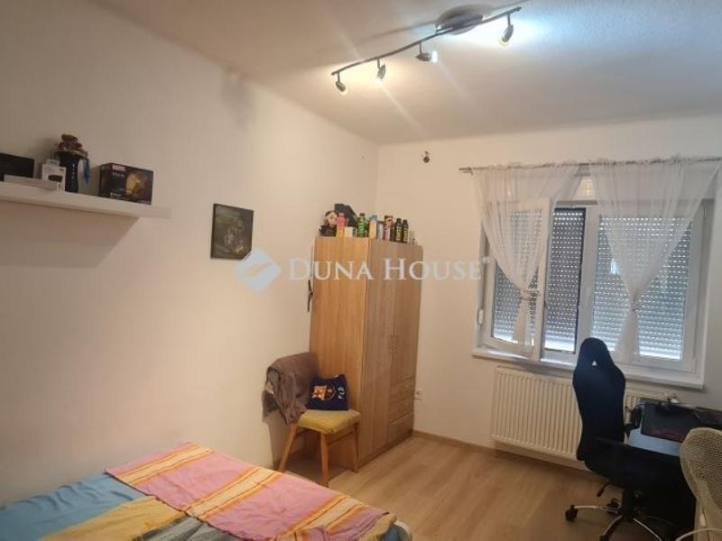 Eladó családi ház Monor