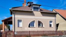 Eladó családi ház Felsőzsolca