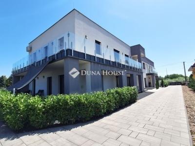 Eladó lakás Újhartyán