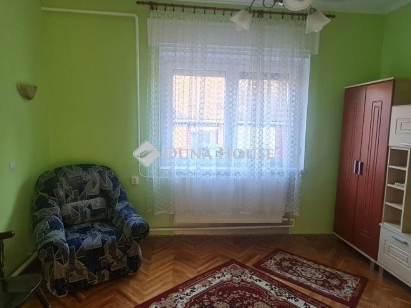 Eladó családi ház Monor