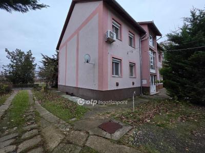 Eladó lakás Hajdúszoboszló