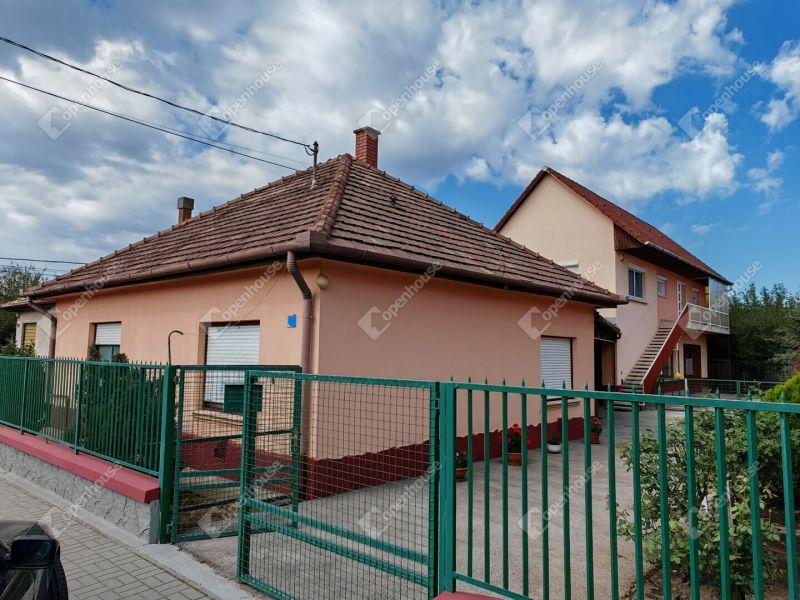Eladó családi ház Vecsés